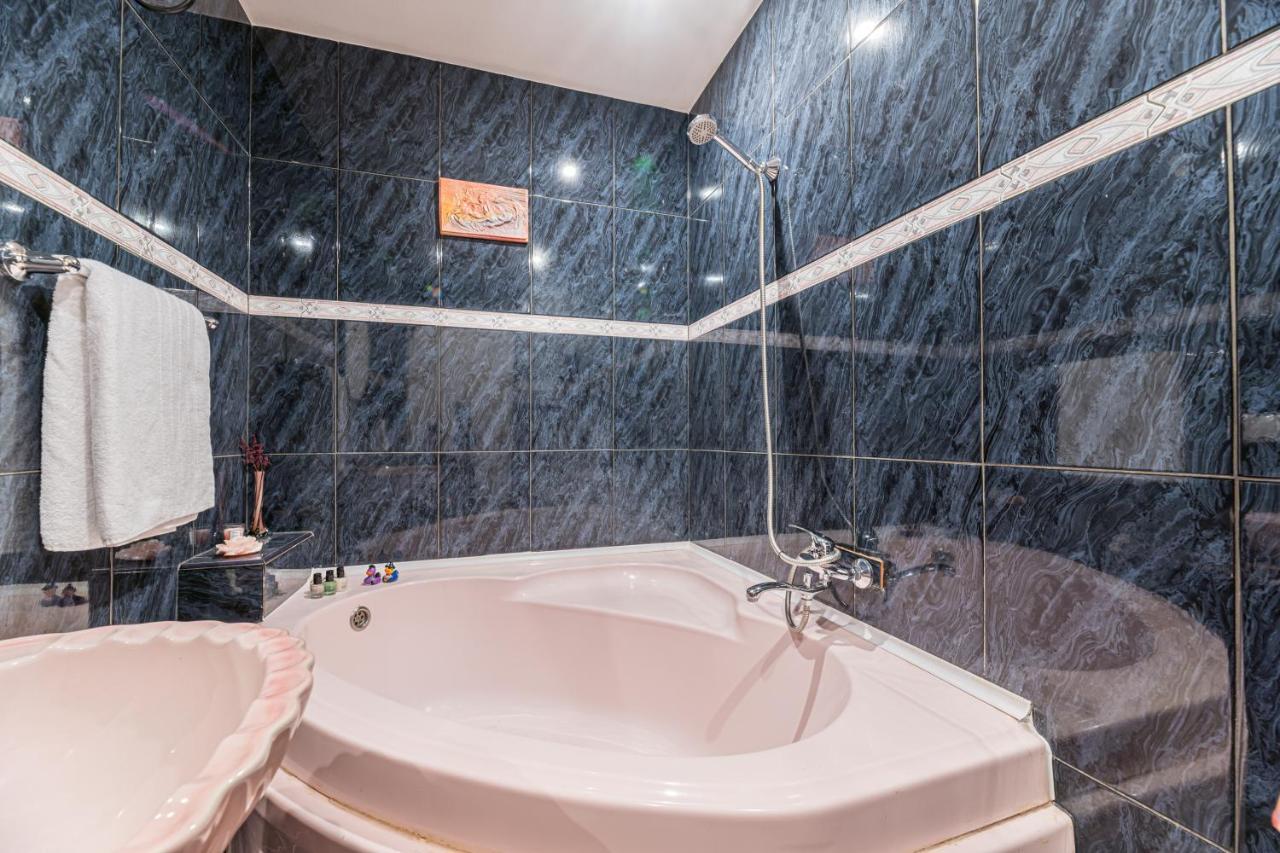 Hera Apartment - Old Town Брашов Екстер'єр фото