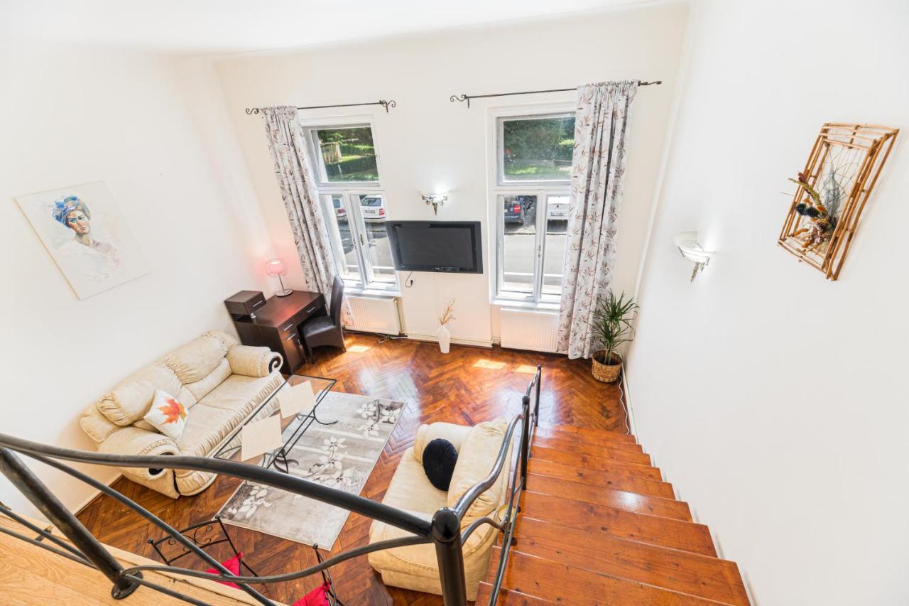 Hera Apartment - Old Town Брашов Екстер'єр фото