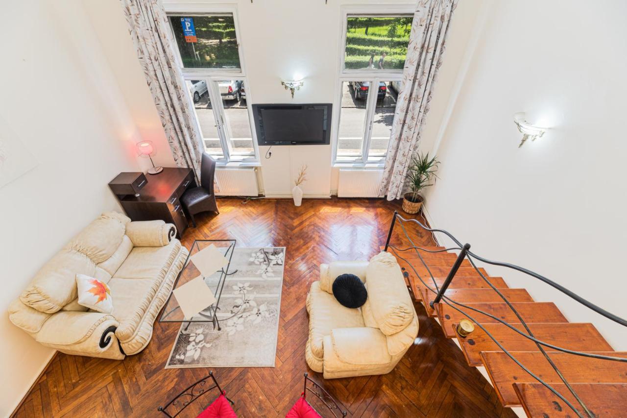 Hera Apartment - Old Town Брашов Екстер'єр фото