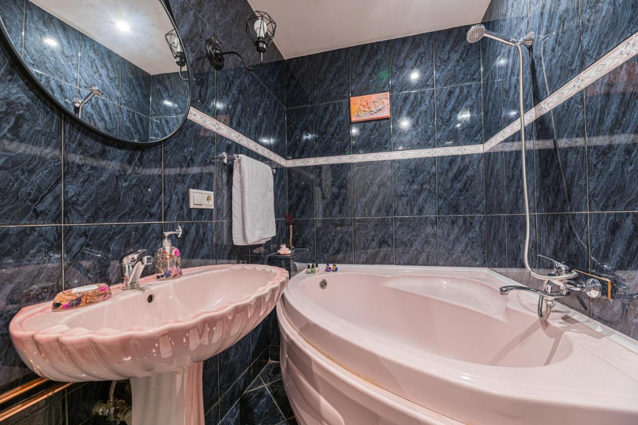 Hera Apartment - Old Town Брашов Екстер'єр фото