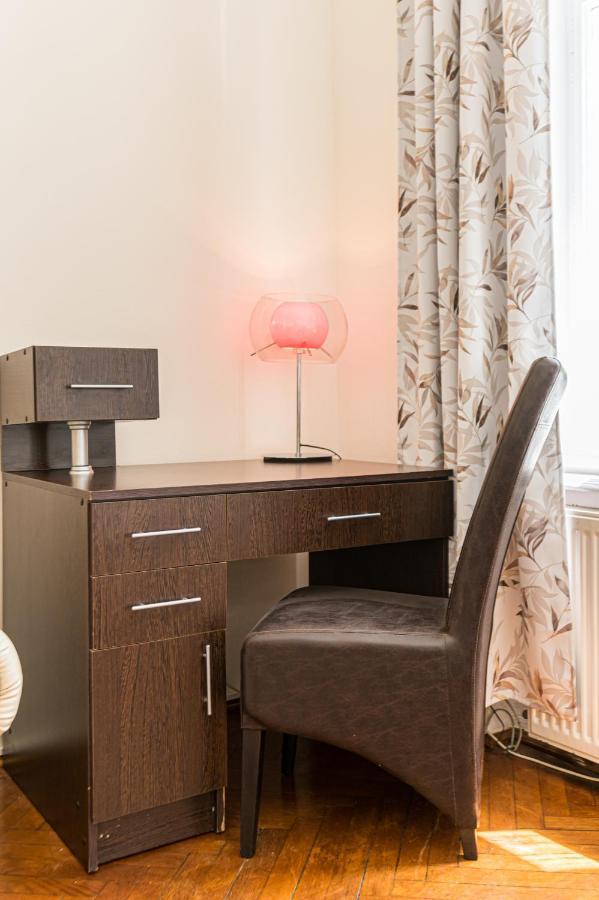 Hera Apartment - Old Town Брашов Екстер'єр фото