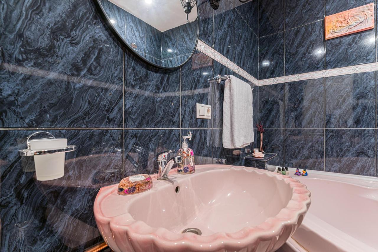 Hera Apartment - Old Town Брашов Екстер'єр фото